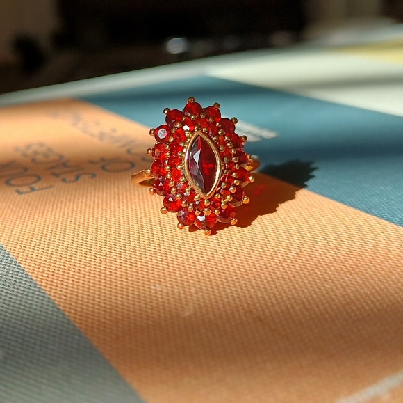 Vintage Red Garnet Gold Tone Sterling Silver Ring - Picture 2 of 5